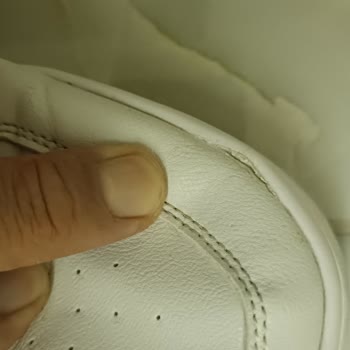 Üç Ayda Kenar Açılan Reebok Ayakkabı İçin İade Ve Değişim Talebi