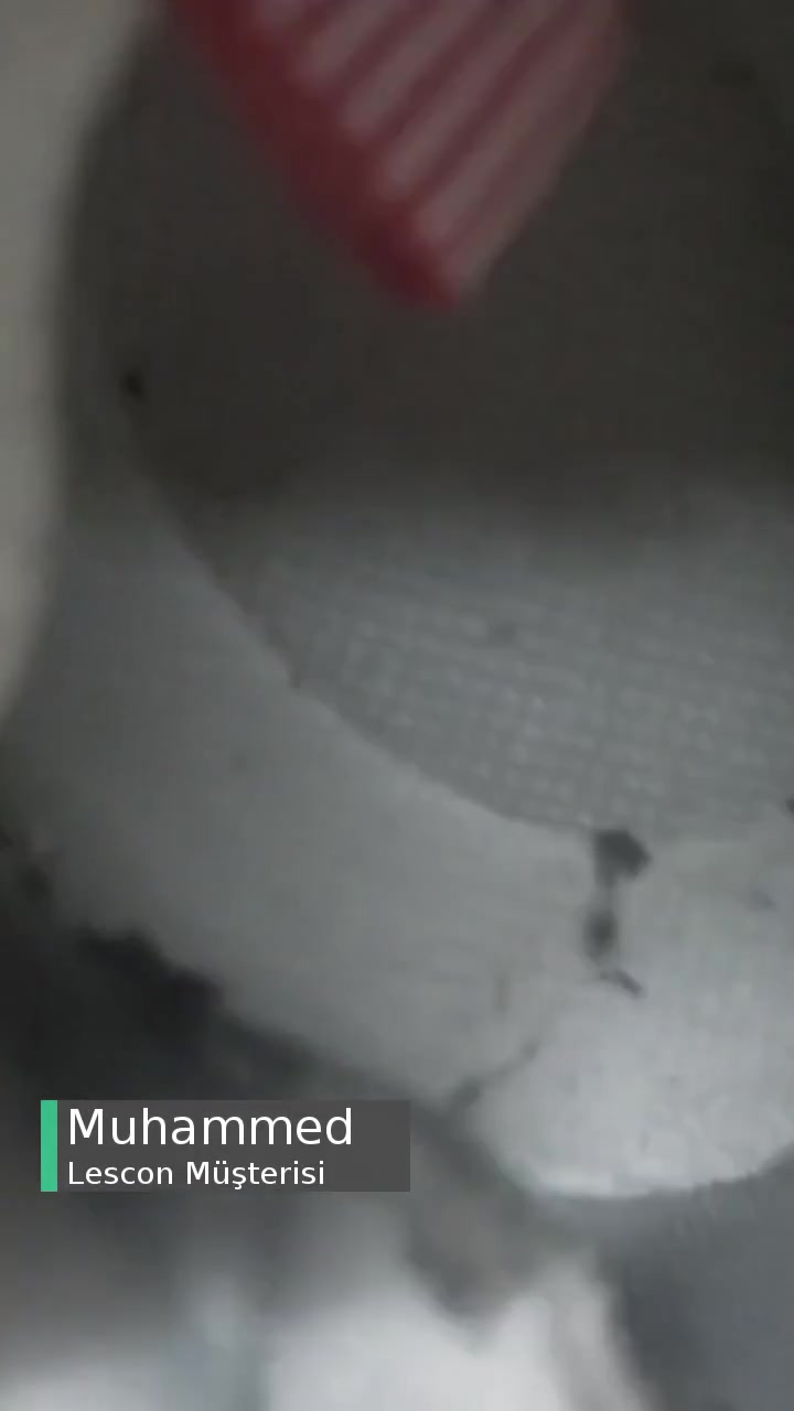 Lescon Memnun Kalmadım Hiç! videonun kapak resmi