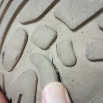 FLO Ayakkabısının Alt Tabanı Kısa Sürede Yarıldı Ve Değişim Reddedildi