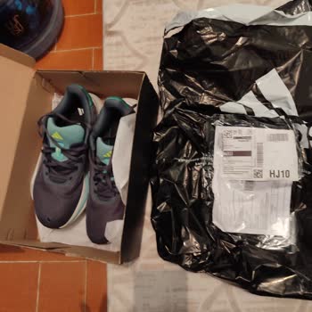 Adidas Ayakkabısında 2 Haftada Yırtılma Ve İade Reddi