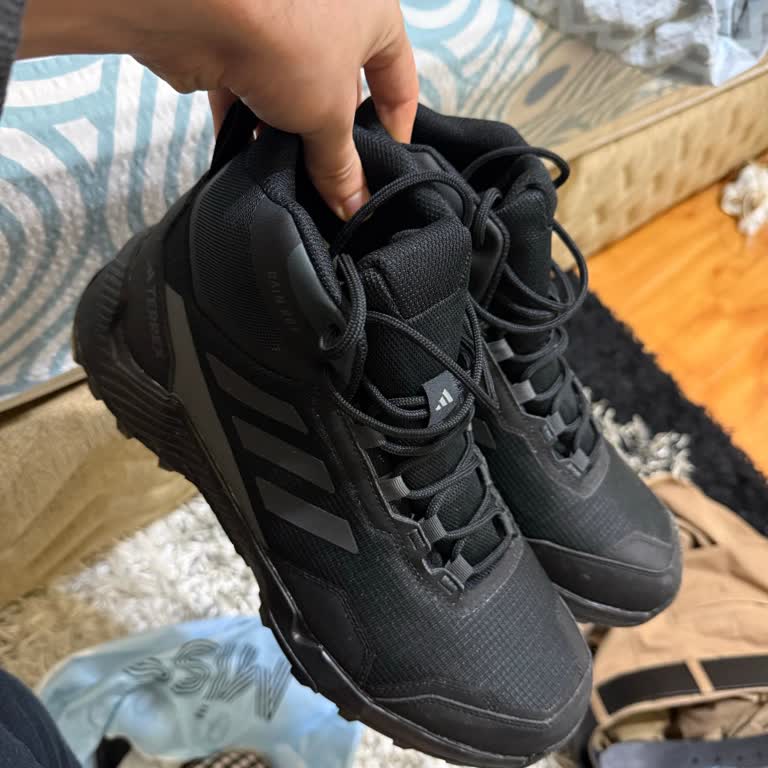 Adidas Botta Ayağa Ağrı Verdiği İçin Değişim Ve İade Talebi