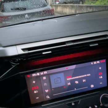 Sağ Kapı Ambiyans Aydınlatması Sorunu Çözülmedi, Servis Güveni Sarsıldı