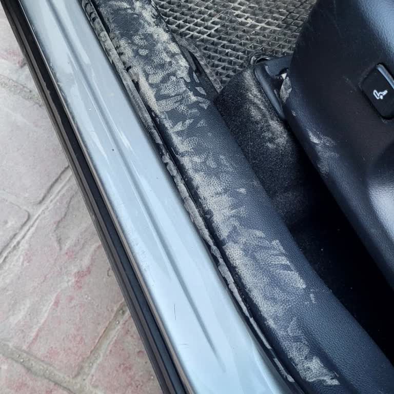 Araç Tesliminde Toz Ve Çamur Kalıntıları Görmezden Gelindi