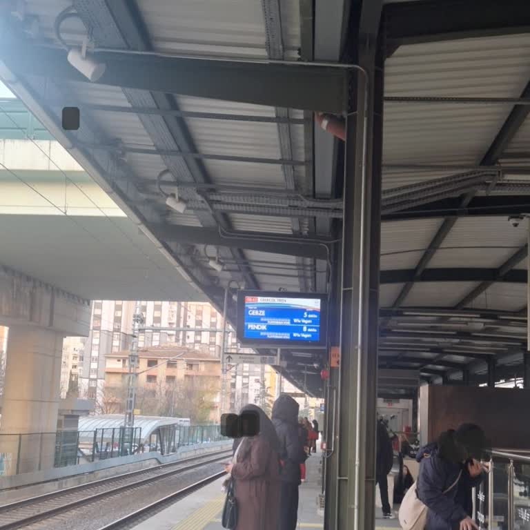 Atalar Durağında Sabah Gebze Tren Gecikmeleri İşe Gecikmeye Sebep Oluyor