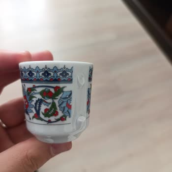 Eminevim Kırık Kahve Fincanı Ve Verilen Sözün İhlali