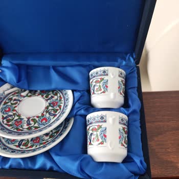 Eminevim Kırık Kahve Fincanı Ve Verilen Sözün İhlali