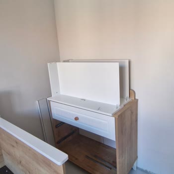 Bbutik Mobilya Teslimat Gecikmesi ve Eksik Defolu Parçalar Doğuma Yakın Sürede Saygısız Montaj Ekibi