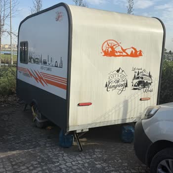 Karavanların Tuzla Tersaneler Caddesi’ndeki Kalıcı Otopark İşgali