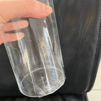 Görseldeki Fiyonk Olmadan Kırık Vazo Ve Açık Not Kartı Teslimatı