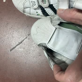 Eren Perakende Superkids Mağazasındaki Çocuk Ayakkabısının Kısa Sürede Deforme Ve Yırtılması