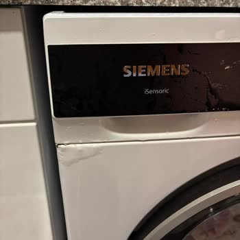 Üç Yıllık Siemens Çamaşır Makinesinde Ön Panel Paslanması Ve Ücretsiz Parça Değişimi Talebi