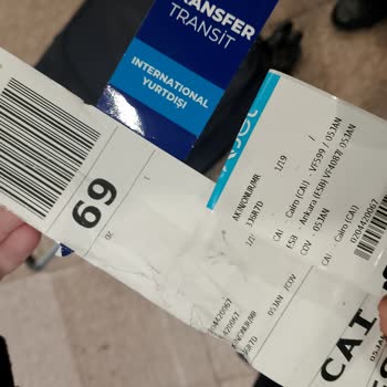 Kahire'de Kırılan Valiz Tekerleği Ve AJET'in Tutanak Tutmadan Red Cevabı