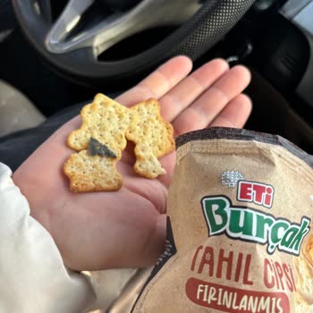 Eti Burçak Tahıl Cipsi İçinden Çıkan Korkunç Yabancı Madde ve Hijyen Endişesi
