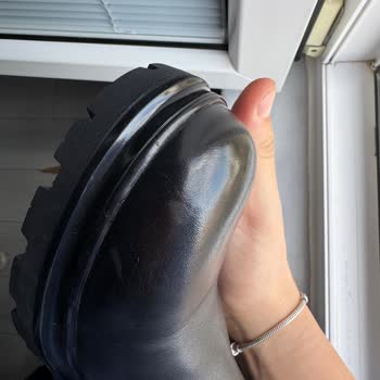 Derimod İki Kez Teşhir Ayakkabı Gönderildi, Değişim Şartı Mağaza Ziyareti!