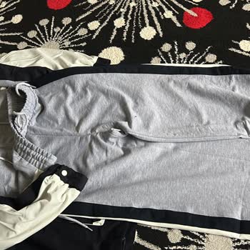 Yanlış Renk Ve Defolu Ürün Gönderimi, Cevapsız Müşteri Hizmetleri Nedeniyle İade Talebi