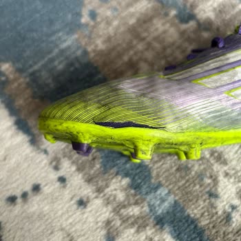 Adidas Çocuk Kramponunda Kısa Sürede Yırtıklar Ve Değişim Talebi