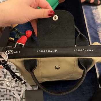 Dolap’ta Orijinal Olduğu İddia Edilen Çanta Orijinal Çıkmadı Ve Satıcı Engelledi