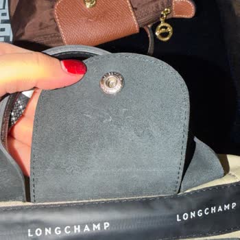 Dolap’ta Orijinal Olduğu İddia Edilen Çanta Orijinal Çıkmadı Ve Satıcı Engelledi