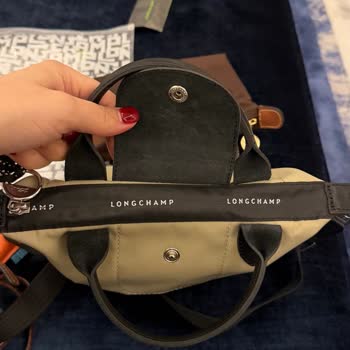 Dolap’ta Orijinal Olduğu İddia Edilen Çanta Orijinal Çıkmadı Ve Satıcı Engelledi