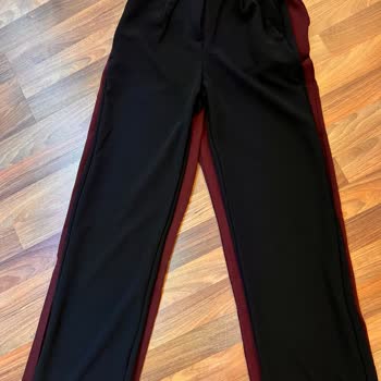 Defolu Pantolonun Değişimi Ve Satıcıyla İletişim Kesintisi