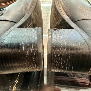 Hotiç Botunda Topuk Çatlaması: 5 Kez Giyildikten Sonra Kullanılamaz