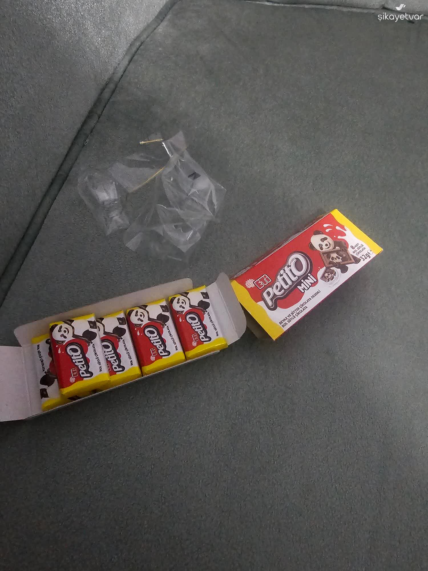 Eti Gıda Eti Petito Mini 8’li Pakette Eksik Çikolata: Ambalajla İçerik ...
