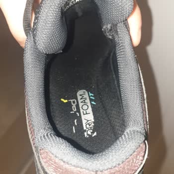 Skechers Bot Su Geçiriyor, Yırtıldı, (Garanti Süresi İçinde )