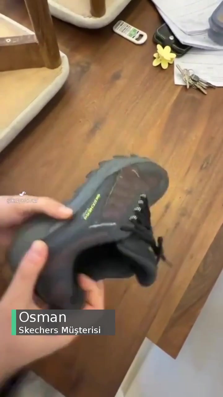 Skechers Bot Su Geçiriyor, Yırtıldı, (Garanti Süresi İçinde ) videonun kapak resmi