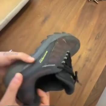 Skechers Bot Su Geçiriyor, Yırtıldı, (Garanti Süresi İçinde )