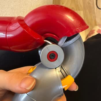 Dyson V15 Koltuk Altı Aparatı Tekrar Kırıldı Ciddi Hayal Kırıklığı ve Ücretsiz Değişim Talebi