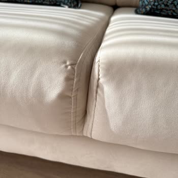 Mondi Home Başakşehir Şubesinde Paslı Ve Yamuk Koltuklar İçin İade Talebi