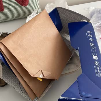 Hasarlı Ve Orijinal Olmayan Kutuyla Gelen Hediye Paketi Seçili Birkenstock Terlik