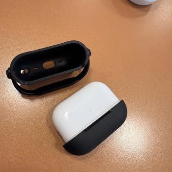 Ayıplı Kılıf Airpods Pro Şarj Kutusuna Çizik Bıraktı, Mağazalar Çözüm Sunmadı