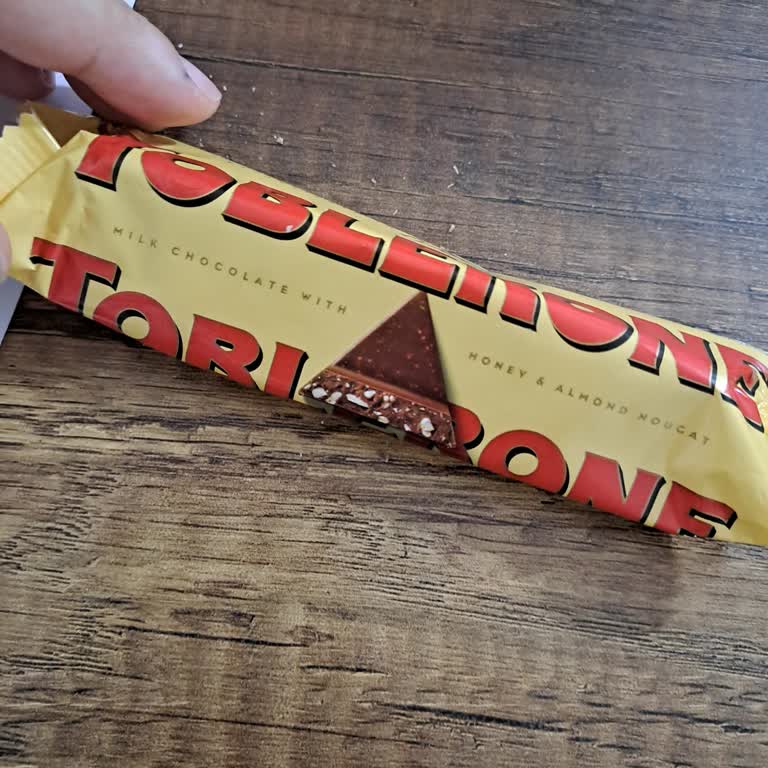 Küflü Toblerone Çikolatası Sağlık Riski Ve Yeniden Değişim Talebi
