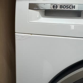 Bosch Çamaşır Makinesinde Deterjan Haznesinin Tekrarlayan Paslanması