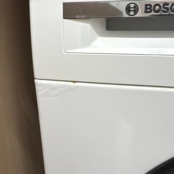 Bosch Çamaşır Makinesinde Deterjan Haznesinin Tekrarlayan Paslanması