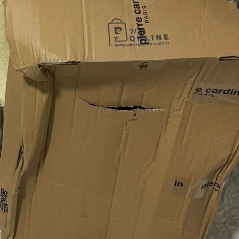 Sürat Kargo Afşin Şubesinde Hasarlı Pakette Kaban Eksik