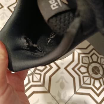 In Street Kısa Süreli Ve Normal Kullanımda Olmasına Rağmen Yırtılmalar Meydana Geldi