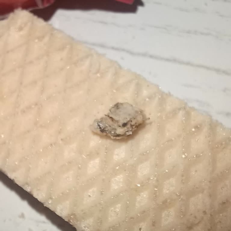 Eti Hoşbeş Gofrette Yabancı Madde Ve Yanma İzleri Bulundu