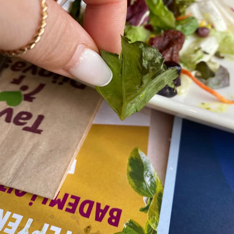 Pendik Çarşı Tavuk Dünyası’nda Çürük Yeşillik Ve Hijyen Sorunu