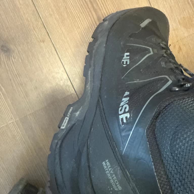 Helly Hansen Botta Su Geçirmezlik Ve Kaygan Taban Sorunu