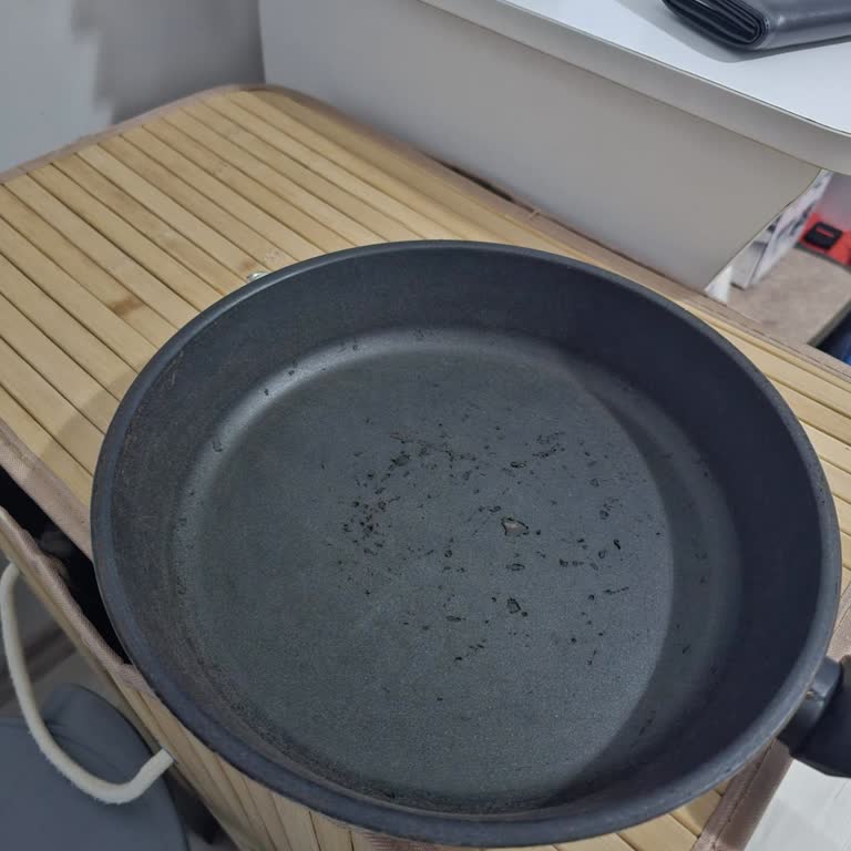 Garanti Kapsamındaki Çatlamış Tencere Takımının Güncel Fiyatla Değişim İsteği