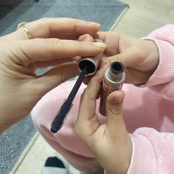 Maybelline Yeni Çıkan Rimelde Boşluk Ve Kullanılmış İz