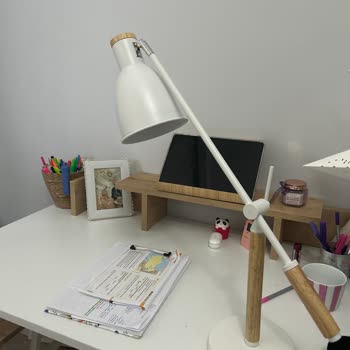 Kırık Masa Lambası Ve Müşteri Hizmetlerine Ulaşılamama