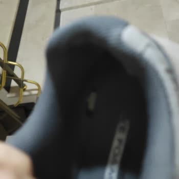 In Street Skechers Outdoor Ayakkabının Dikiş Sorunu Ve Garanti Reddi