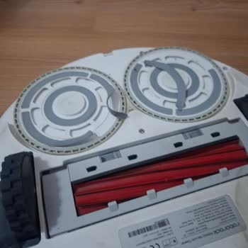 Roborock Refused Warranty Coverage for Broken Mop Strap