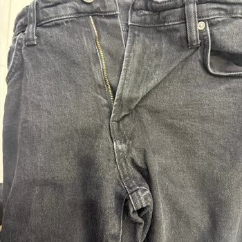 Mavi Mağazasında Pantolonların Hızlı Renk Solması Ve Yardımcı Olmayan Müşteri Hizmeti