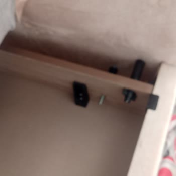 Modalife'den Gelen Yeni Kanepe Lekeli Çözüm Bekliyor