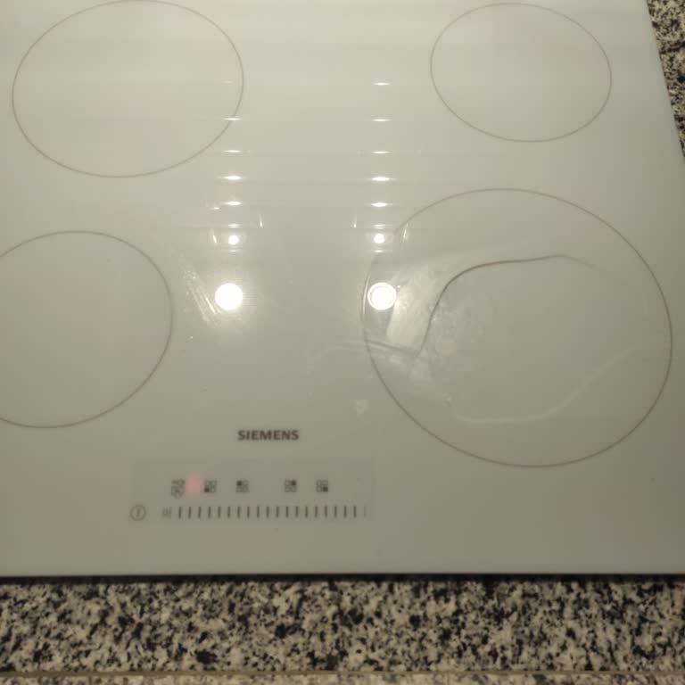 Siemens Ankastre Ocak 45 Gün İçinde Çatladı, Garanti Reddi Ve 16 Bin TL Ücret Talebi