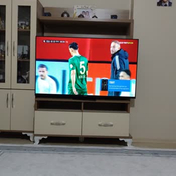 Teslim Edilen Televizyon Görüntüsü Mağaza İddiasıyla Uyuşmuyor Ve Servis Yardımcı Olmuyor